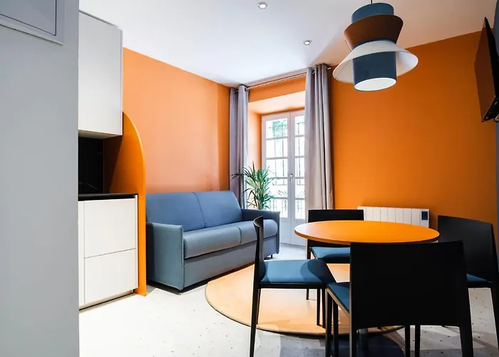 El Reloj Apartahotel