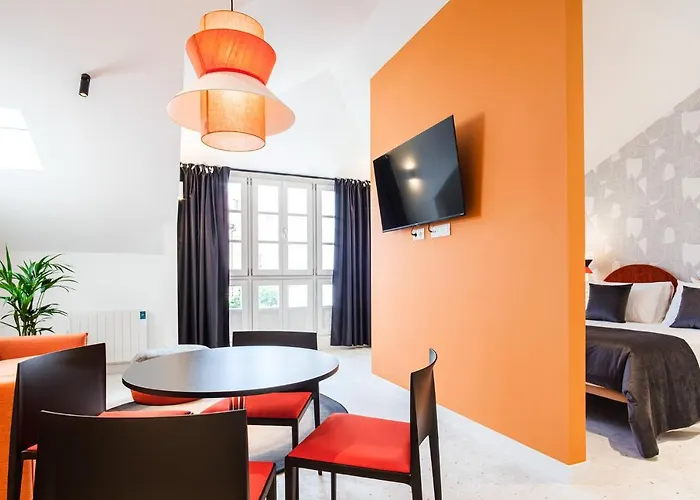 El Reloj Apartahotel